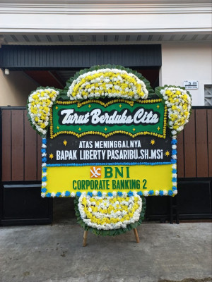 Papan Bunga Duka di Beoga Barat